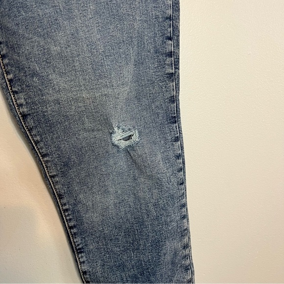 NEW Old Navy Womens High Rise Straight Ankle Jeans Distressed Stretch Sz 10 Long - Picture 4 of 11